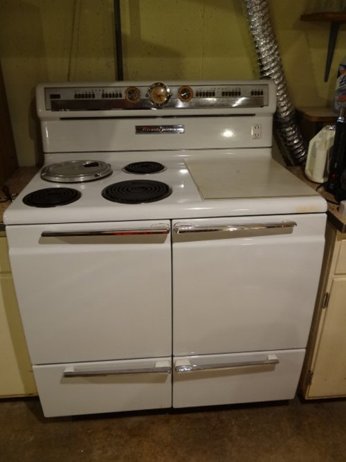 Property photo 52 - Personal Property Auction, Furniture, Glassware, Pictures, Kitchen Appliances, Household, Fishing Gear, Vintage Cameras, Electronics, Toys, Games